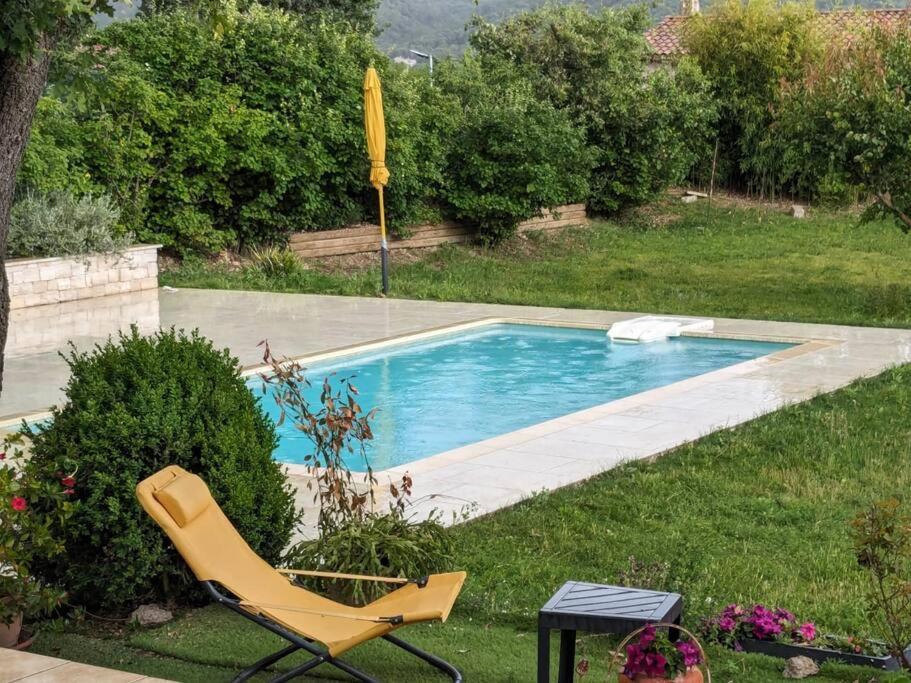 Villa Calme Avec Piscine A Greoux Eksteriør bilde
